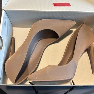 Nude Pumps